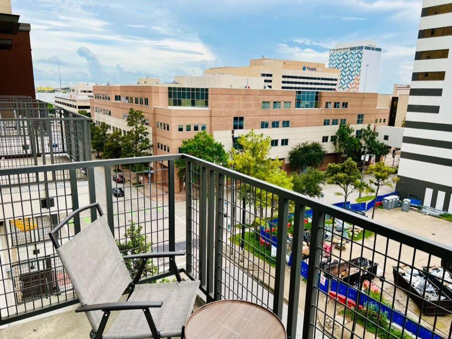 Apto 1 Bed - Kitchen - Free Parking Appartement Houston Buitenkant foto