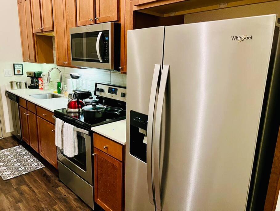 Apto 1 Bed - Kitchen - Free Parking Appartement Houston Buitenkant foto